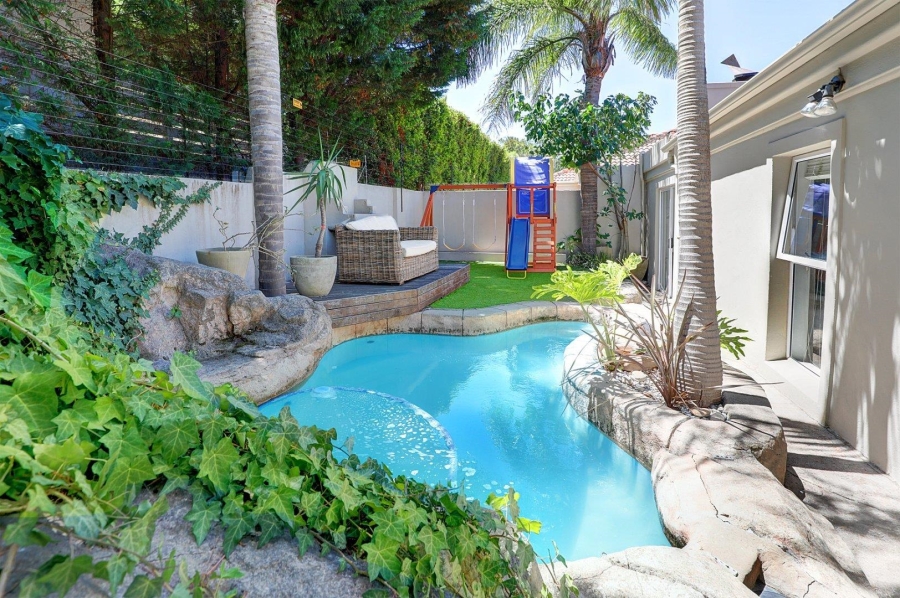 4 Bedroom Property for Sale in Van Riebeeckshof Western Cape